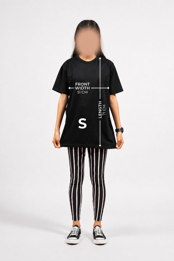 Size S on a 154 cm model, loose fit